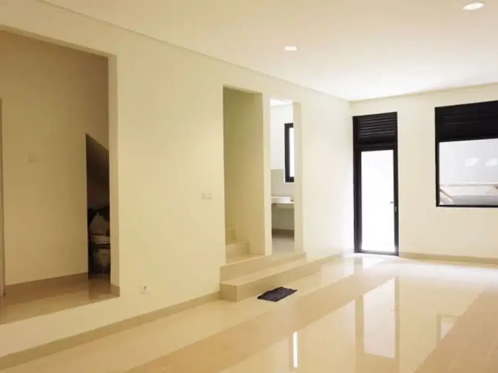 Dijual Rumah 3,5 Lantai di Sunter Agung