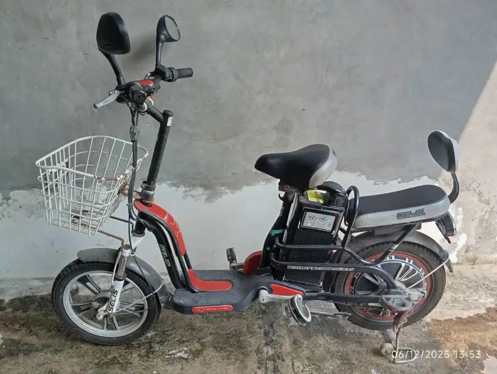 Sepeda Listrik Selis