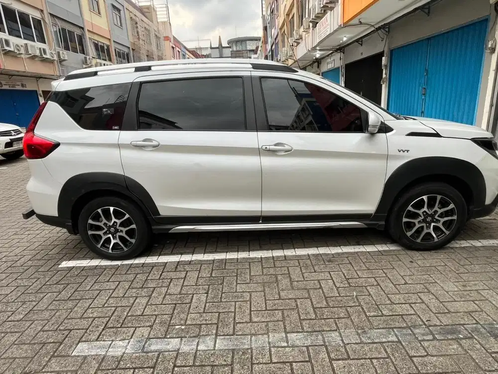 Suzuki XL 7 zeta tg pertama mulus sehat