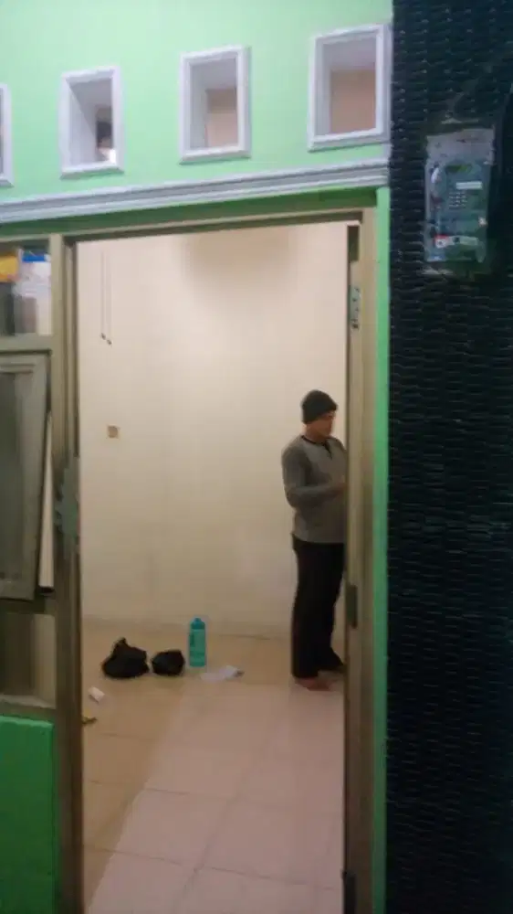 Di Kontrakan 1 Rumah TAHUNAN