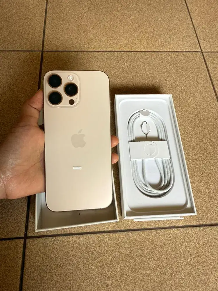 Dijual iphone 16 pro max desert titanium