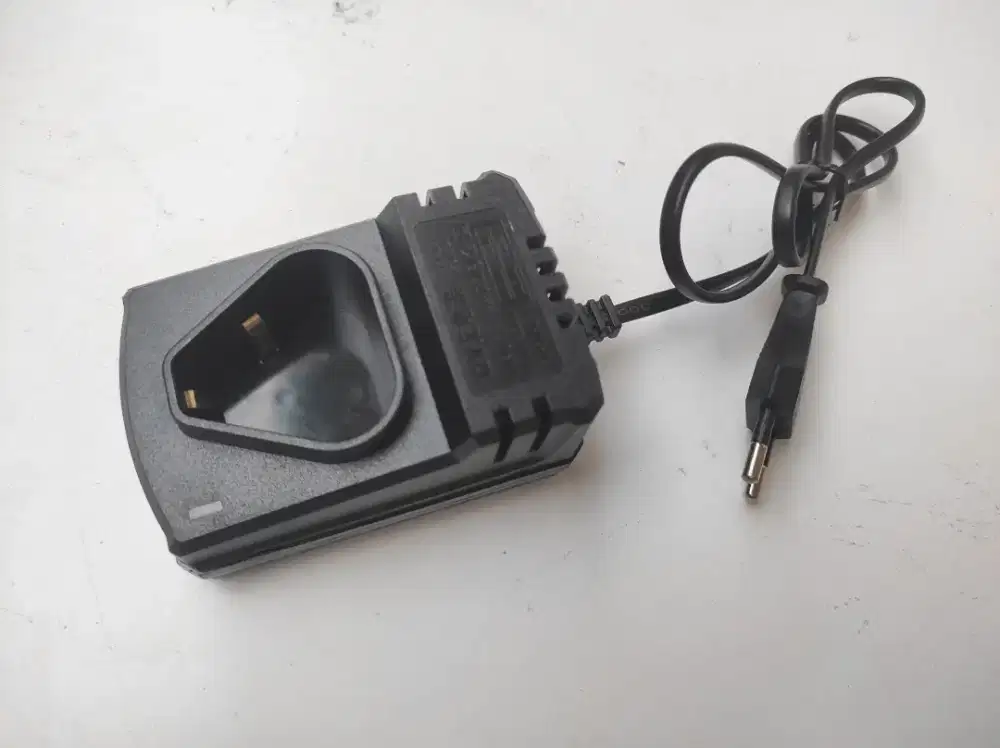 Charger bor cordles 12V 1amper baru