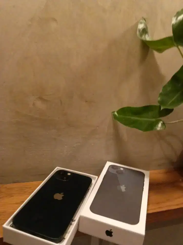 Iphone 13 128gb masih baru cakep