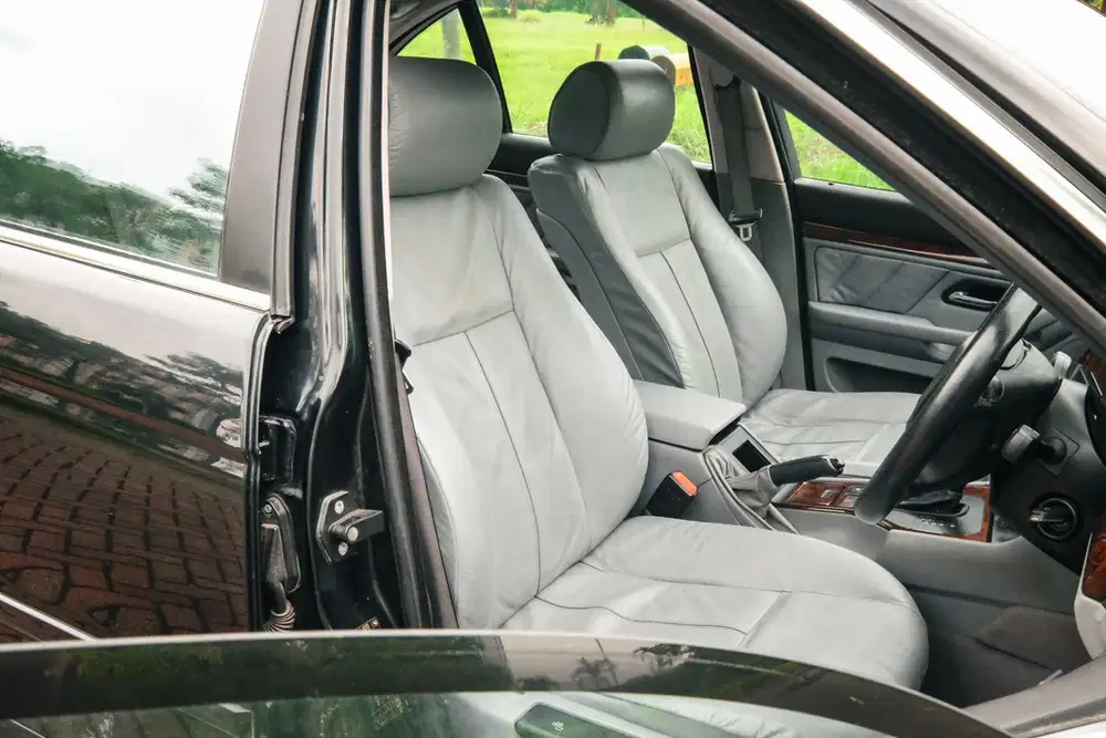 BMW E39 Double Glass | Collector Item | Mint Condition