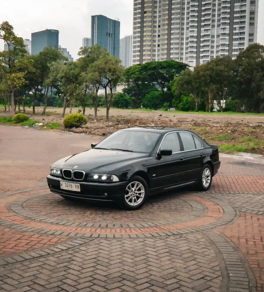 BMW E39 Double Glass | Collector Item | Mint Condition