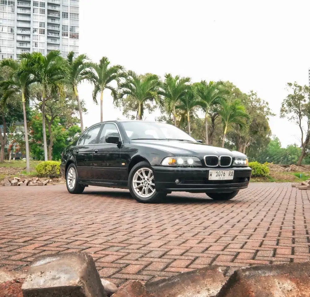 BMW E39 Double Glass | Collector Item | Mint Condition
