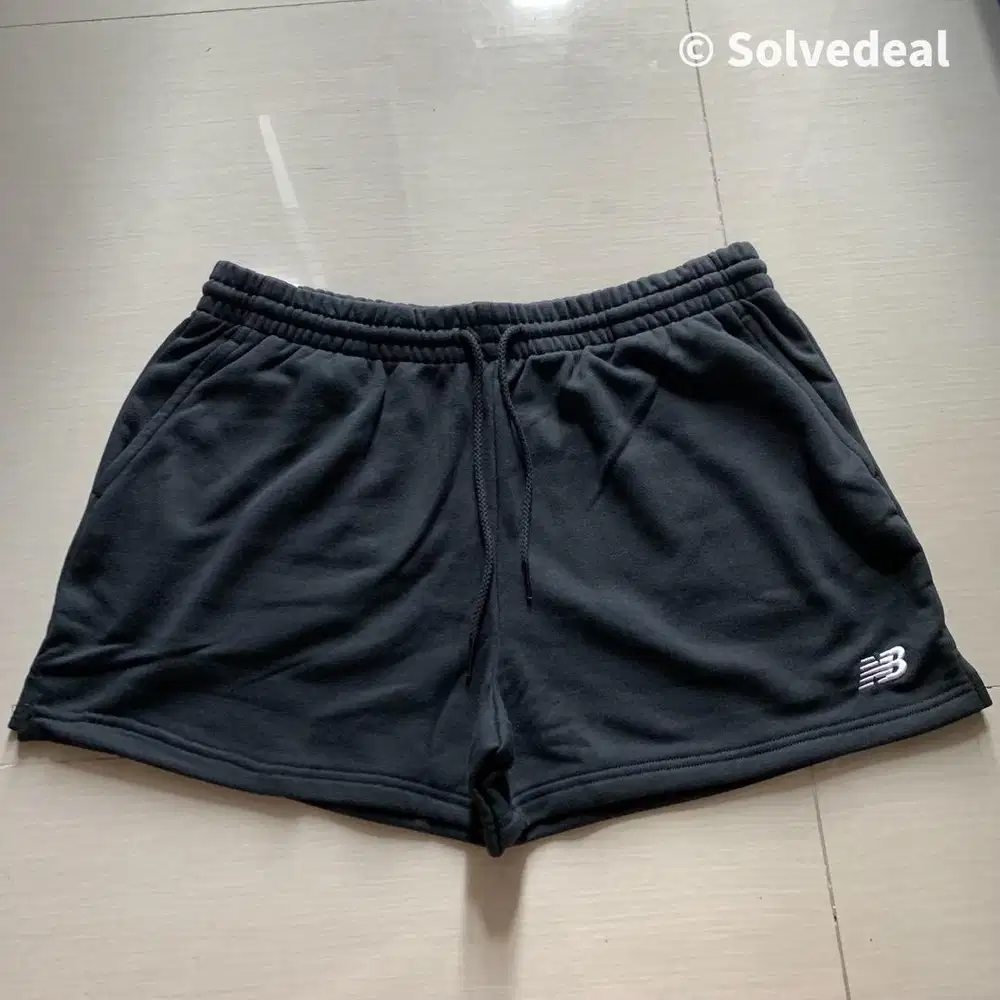 Celana New Balance French Terry Women Short Hitam - Original Baru