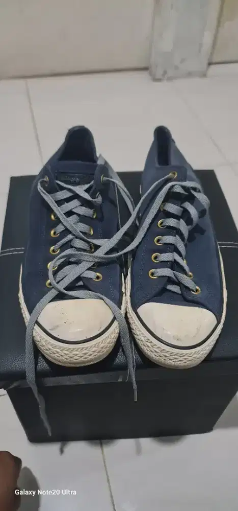 Sepatu Converse Size 44