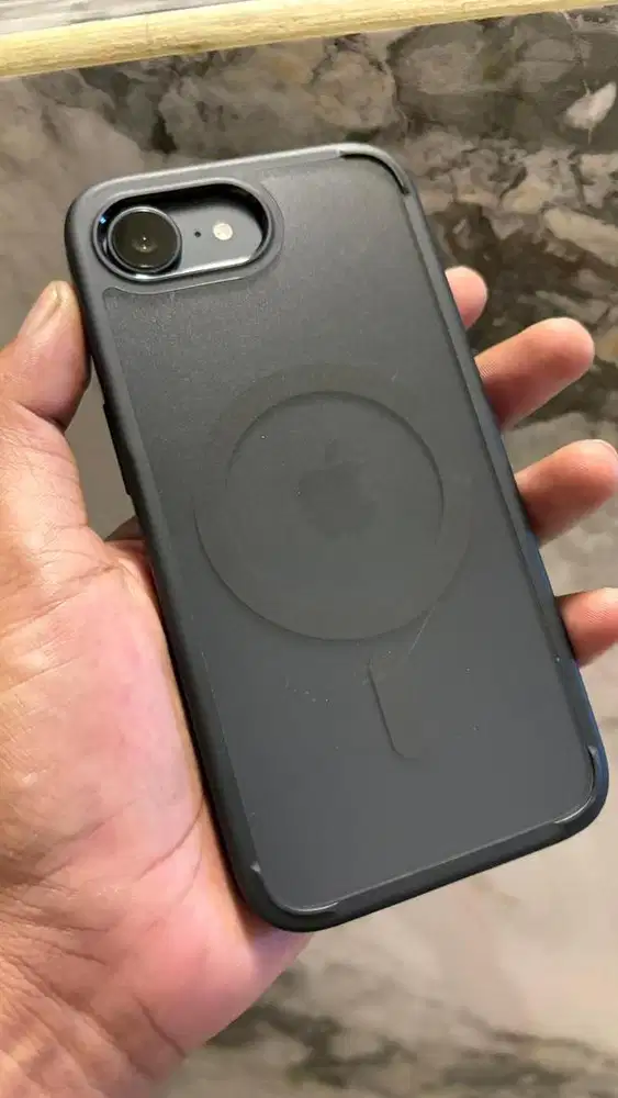 Iphone 16e 128GB Ibox Pemakaian Pribadi BH 100%