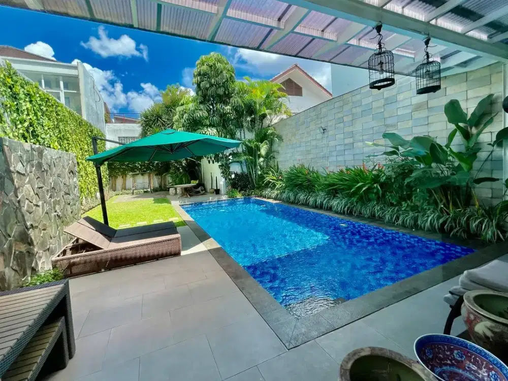 Dijual Rumah Mewah dalam Townhouse Ada Private Pool di Duren Tiga