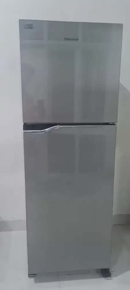 Jual kulkas panasonic 2 pintu glassdoor