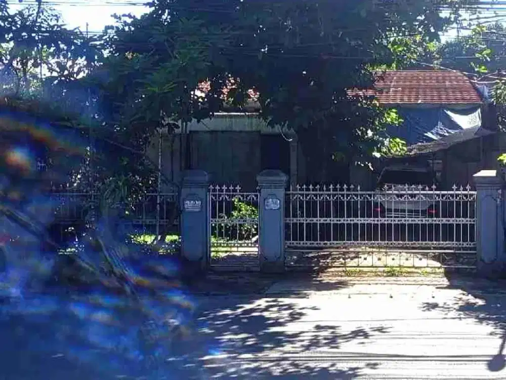 Dijual murah rumah luas di pinggir jl area komersil di jembatan serong