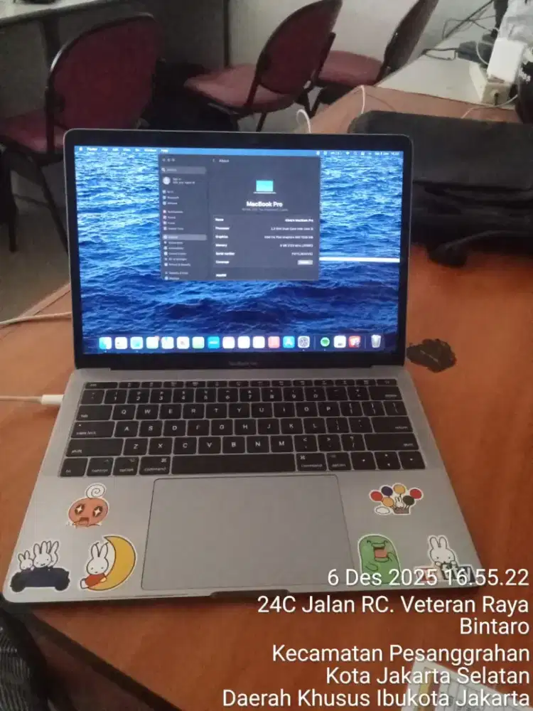 Macbook pro 13 inch 2017 128 i5 dual core iris plus