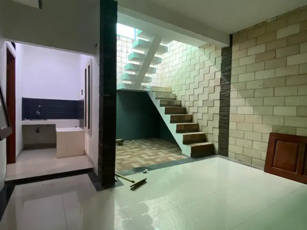 Rumah second spek bata merah meruyung depok