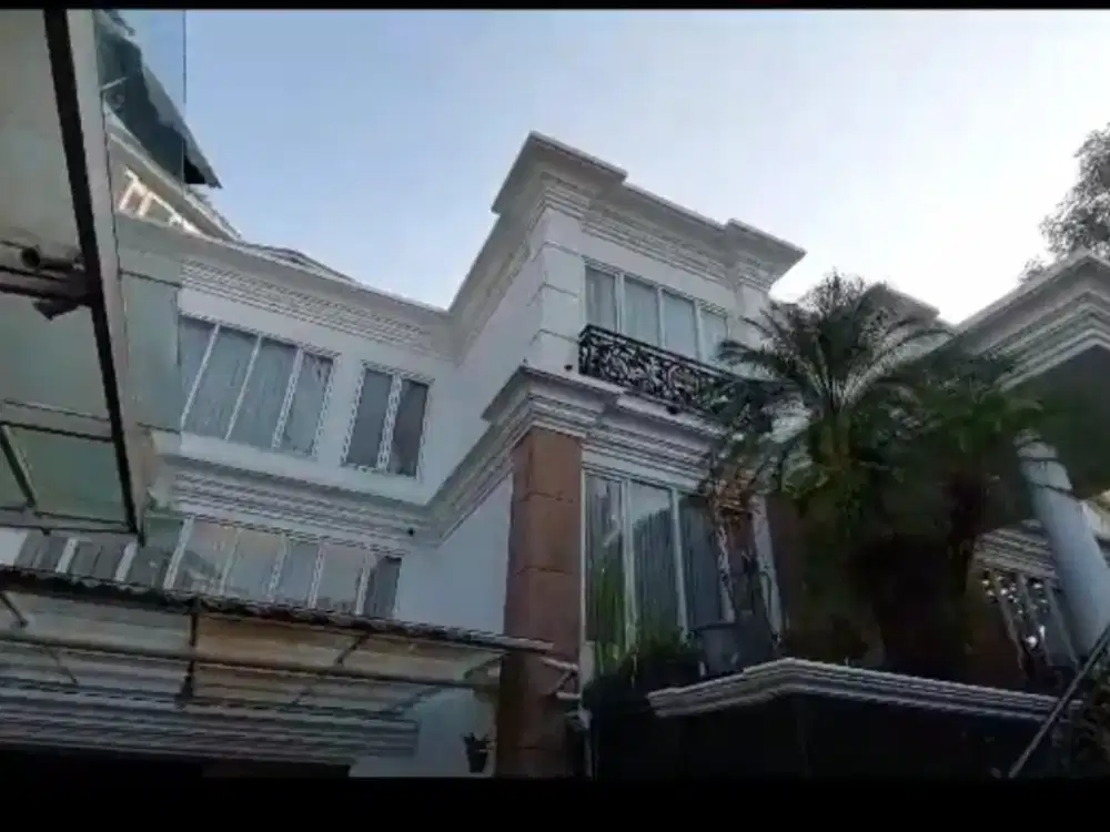 Dijual Rumah Mewah Full Furnished Lokasi Prime Simprug Kebayoran Lama