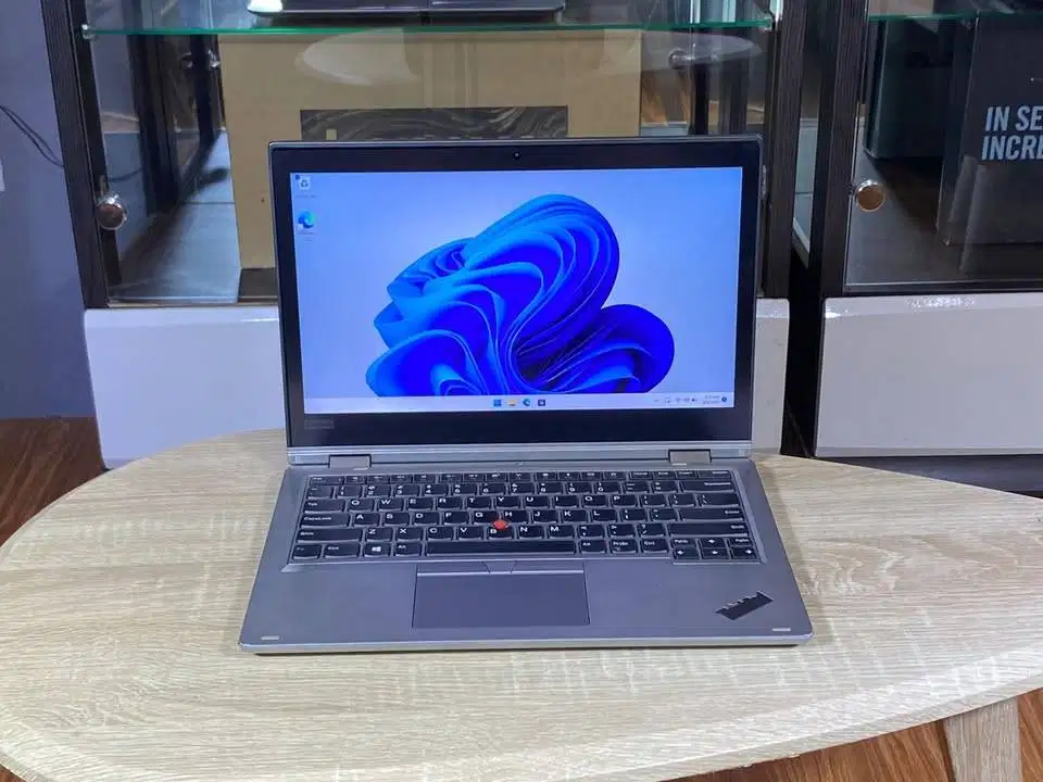 Lenovo Thinkpad Yoga L380 Core i5-8250U Touchscreen Flip with Pen