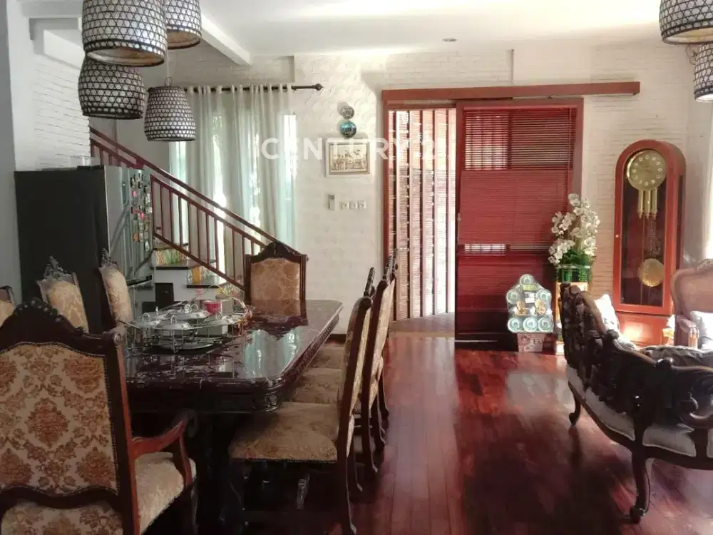 Rumah Modern Taman Dan Kolam Renang Dalam Cluster Exclusive 9638