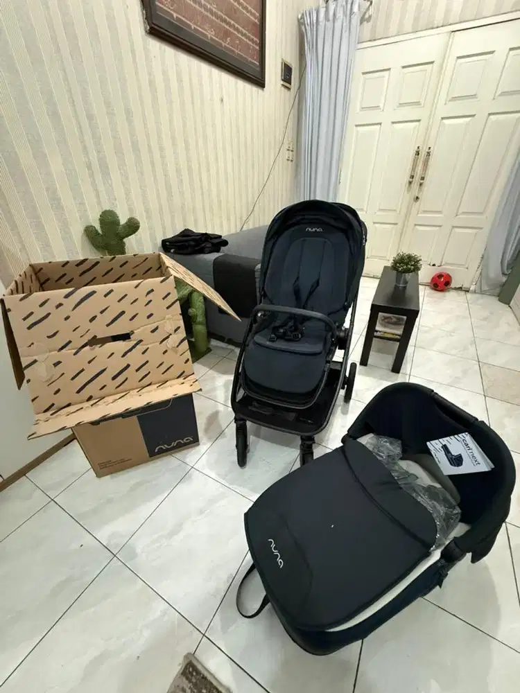 DiJual Nuna Triv Next with Carrycot Midnight Blue