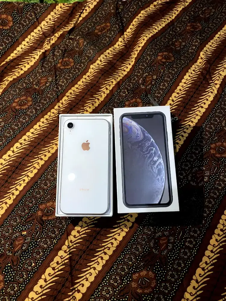 IPHONE XR WHITE 64/GB