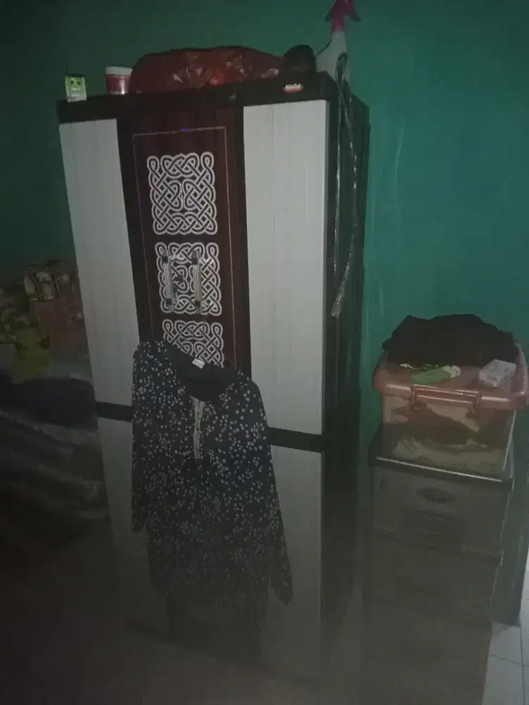 Lemari plastik 4 pintu rak 4