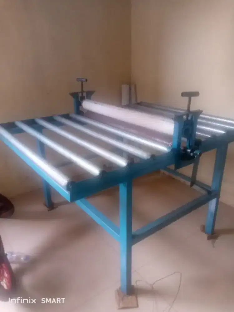 Alat pembuat kardus packing