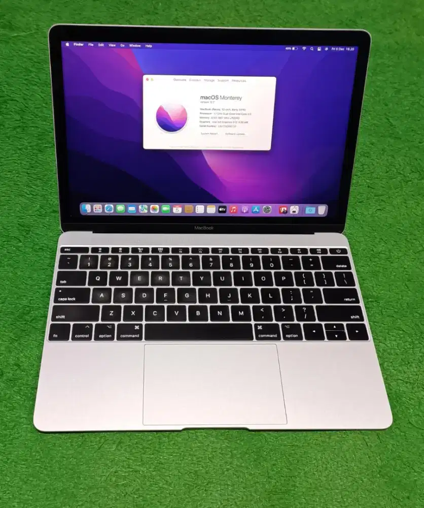 Apple Macbook Retina 2016 12inch m3 8/256 Silver Mulus Murah