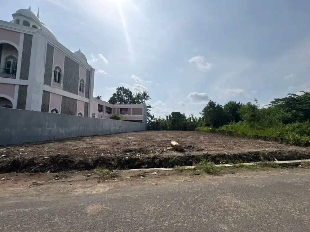 dekat Stadion Maguwoharjo UPN; Eksklusif; Siap Bangun