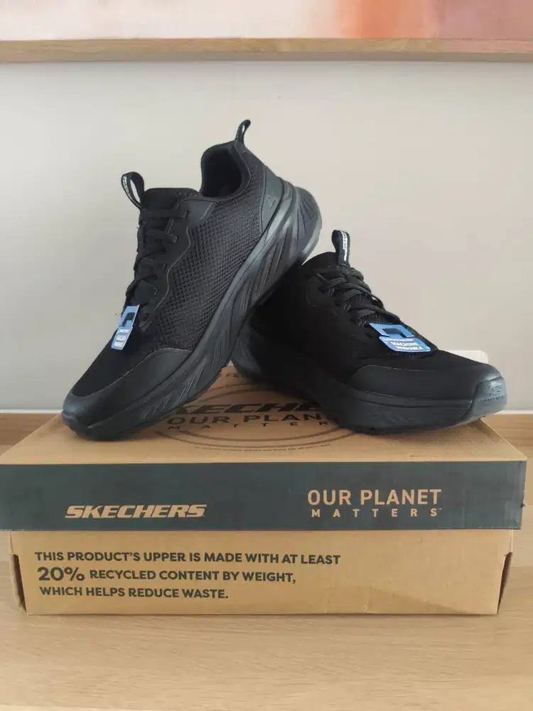 Dijual Sepatu Skechers Edgerige size 43