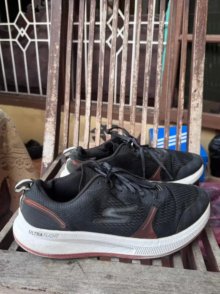 Skechers Running size 44 - sepatu sneakers