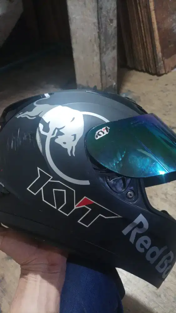 jual helm KYT r10  size L