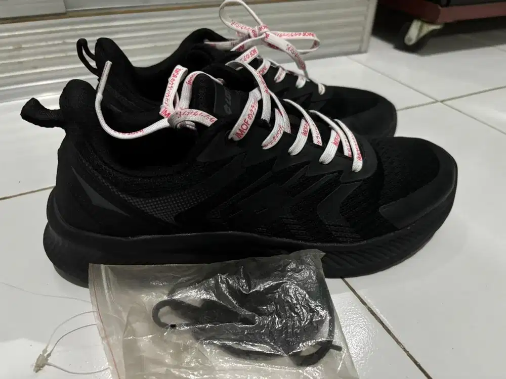 Sepatu running Lotto Original