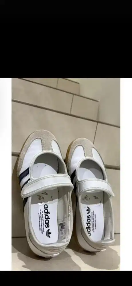 Sepatu adidas samba jane 39