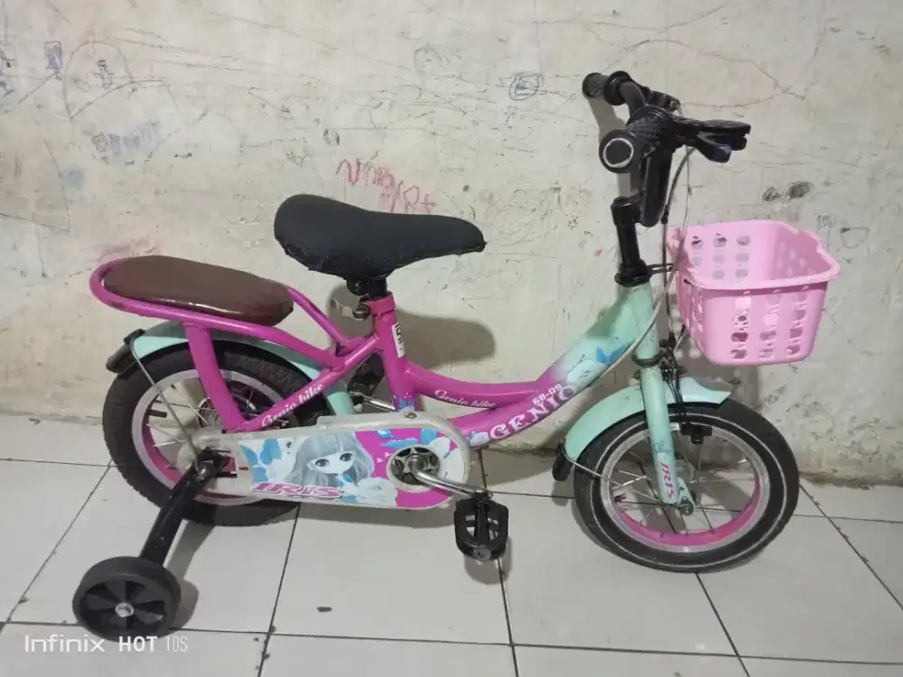SEPEDA ANAK CEWEK UKURAN 12 PLUS RODA BANTU BONCENGAN KERANJANG KOKOH