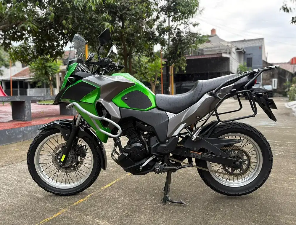 Versys 250 touring, sangat mulus, bonus part banyak