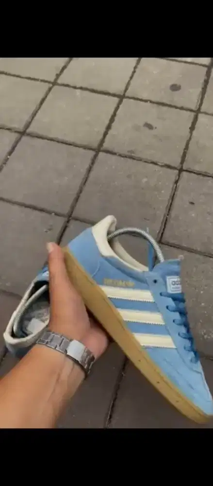 Jual sepatu Adidas ice blue spezal original