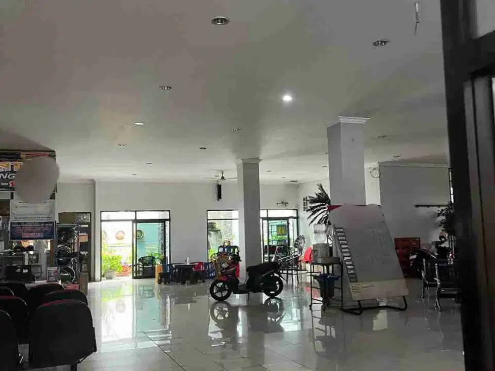 Ruang Usaha Luas Strategis di Solo Area Bisnis