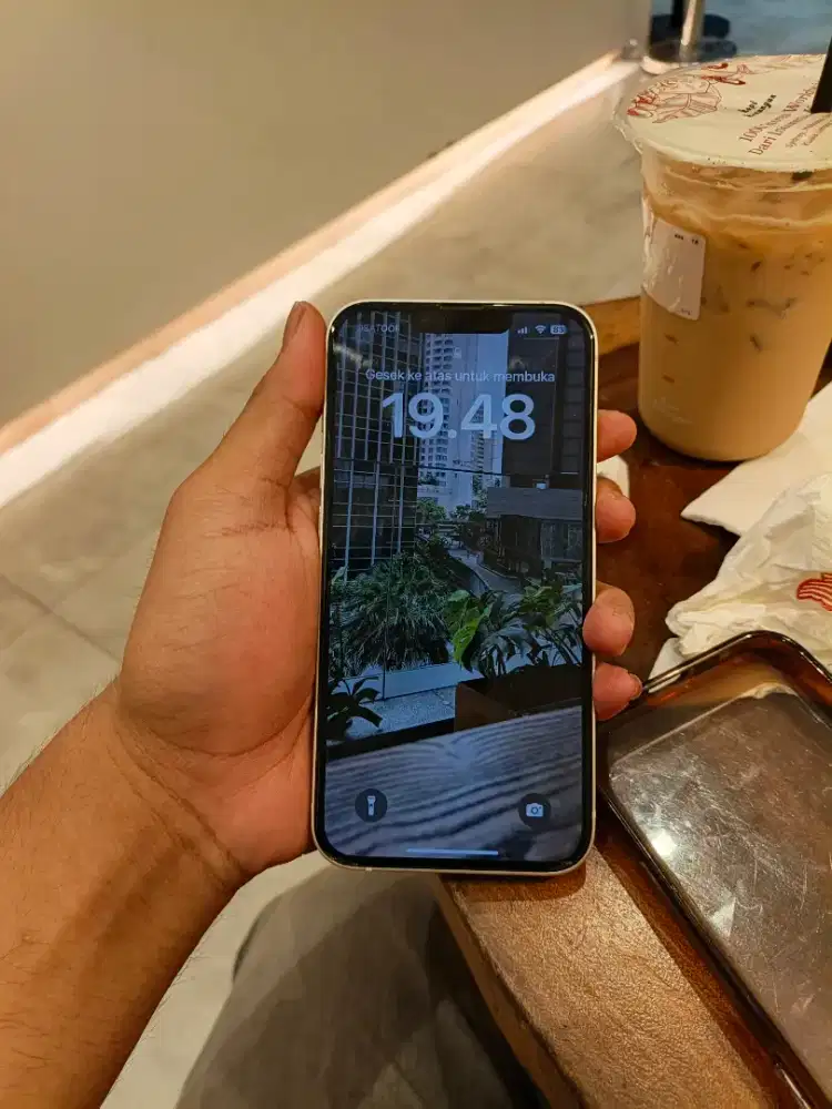 Garansi iBox on 2026 iPhone 13 starlight 128 gb