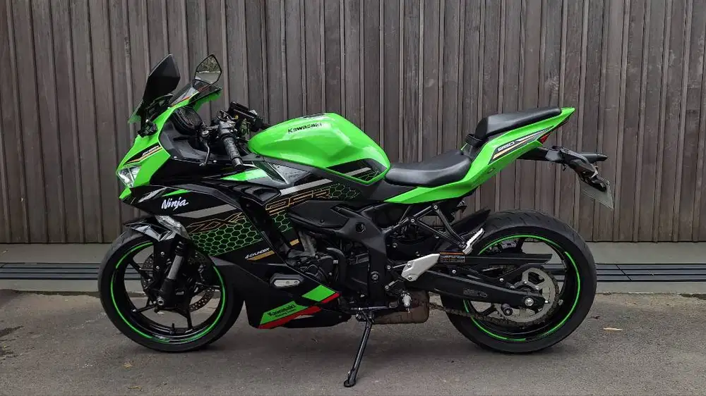 Low KM 7rban!!! Kawasaki Ninja ZX25R ABS Tahun 2022