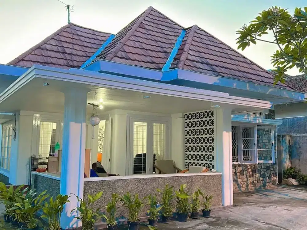 RUMAH KOLONIAL CANTIK & LUAS DI TENGAH KOTA YOGYAKARTA