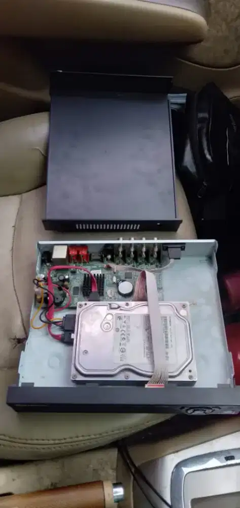 Yg butuh dan minat pemantauan komputer desktop  5 buah lkp cctv 2 mp