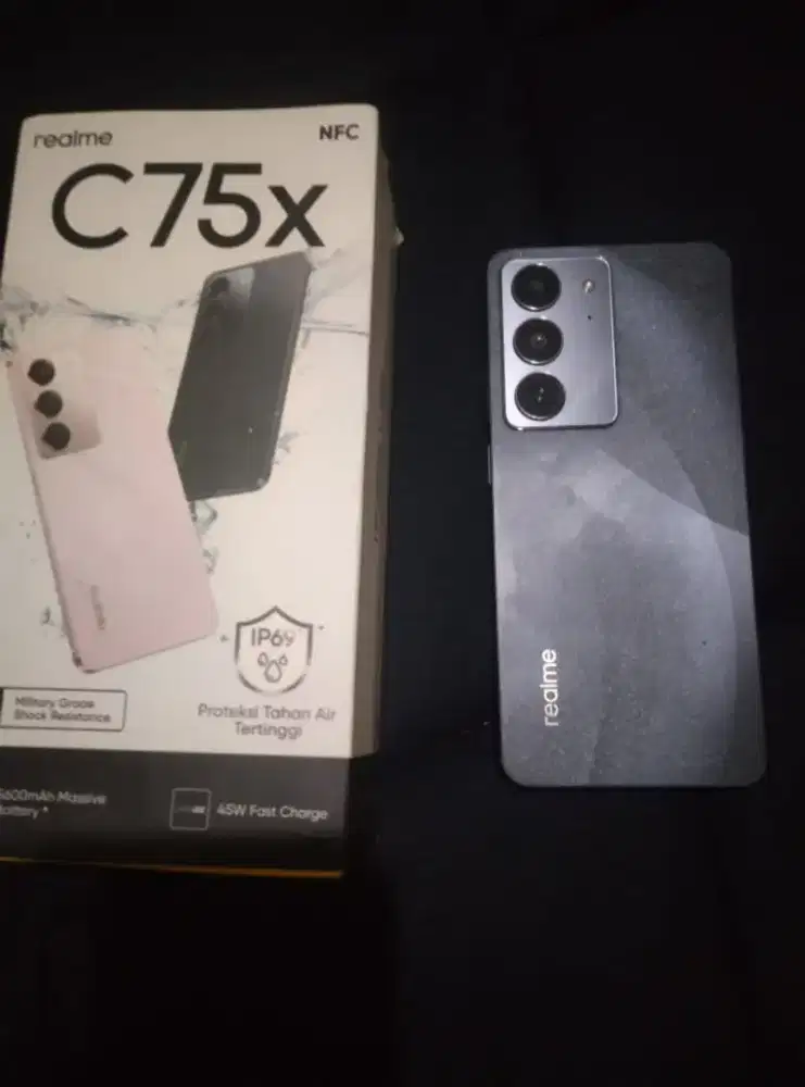 Realme c75x  anti air dan tahan banting