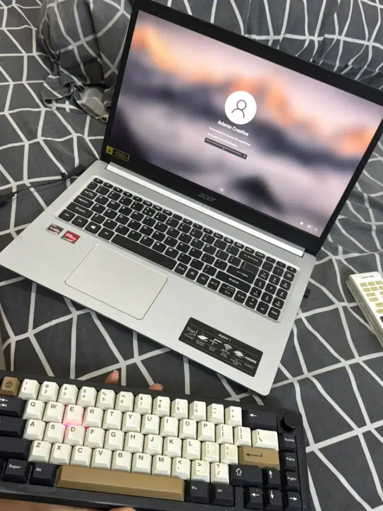 Terima jual beli laptop bekas satuan dan lelangan