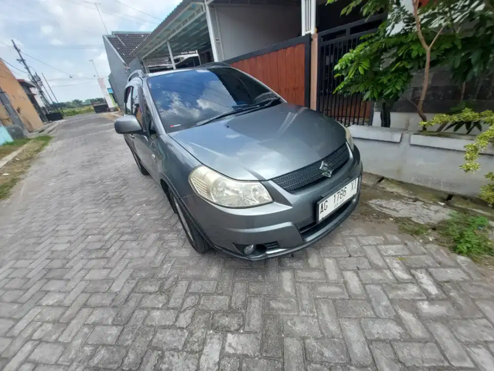 Suzuki SX4 X-Over 2010 Manual