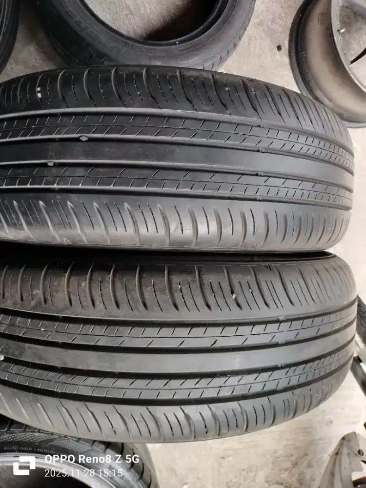 Jual ban copotan mrek Dunlop Enasave 215 60 R17 kond 90% 2pcs mulus