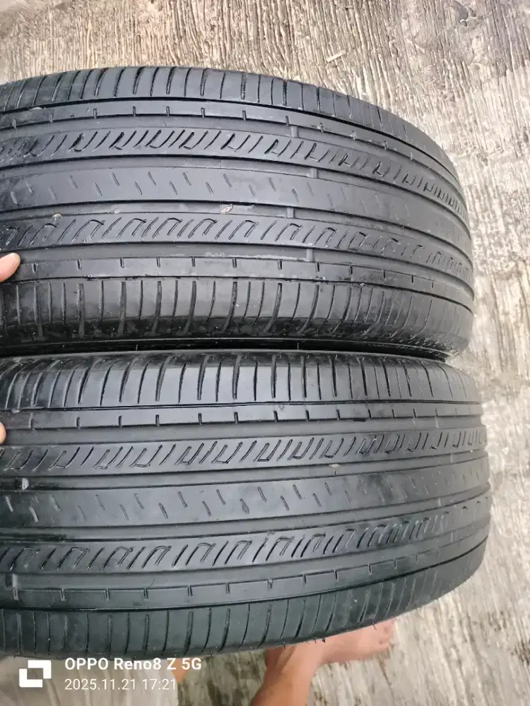 Jual ban mrek GT radial savero 235 60 R18 kond 80% 2pcs mulus nik 2022
