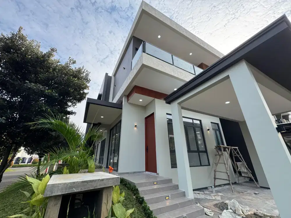 RUMAH BARU BANGUNAN MANDIRI DI GREENWICH Park BSD ADA ROOFTOP