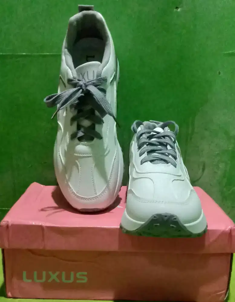 Sepatu running sport