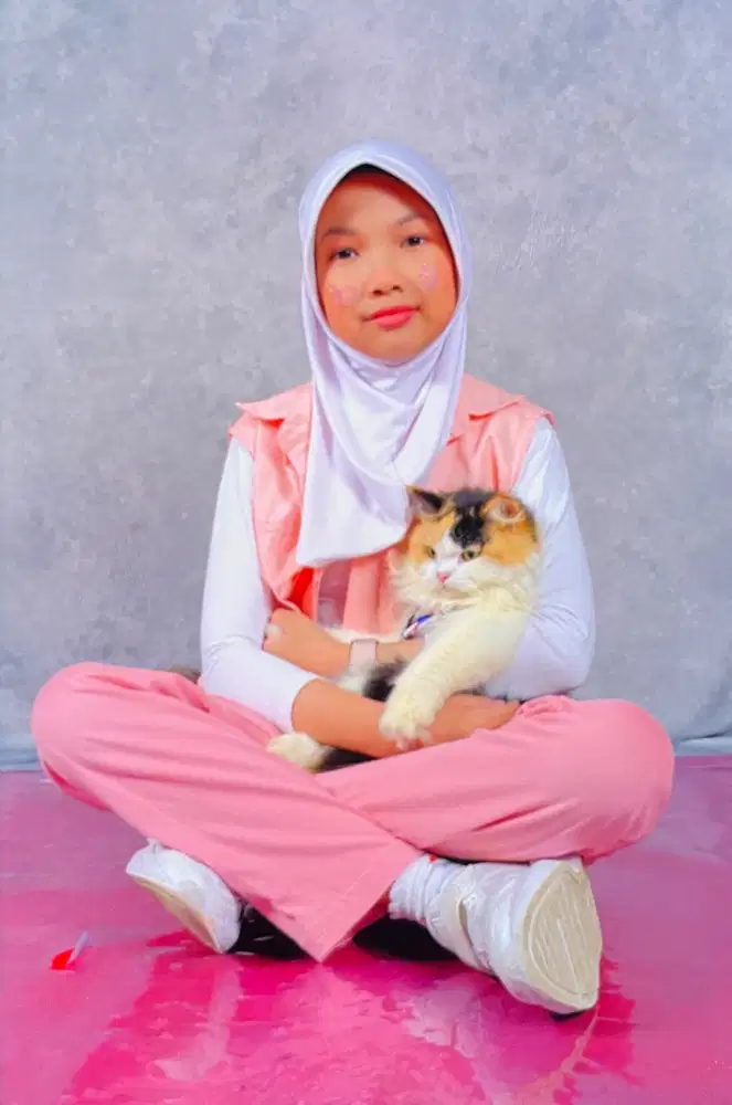 Dicari ART Wanita Pulang Hari Rawat Kucing dan Halaman Rumah