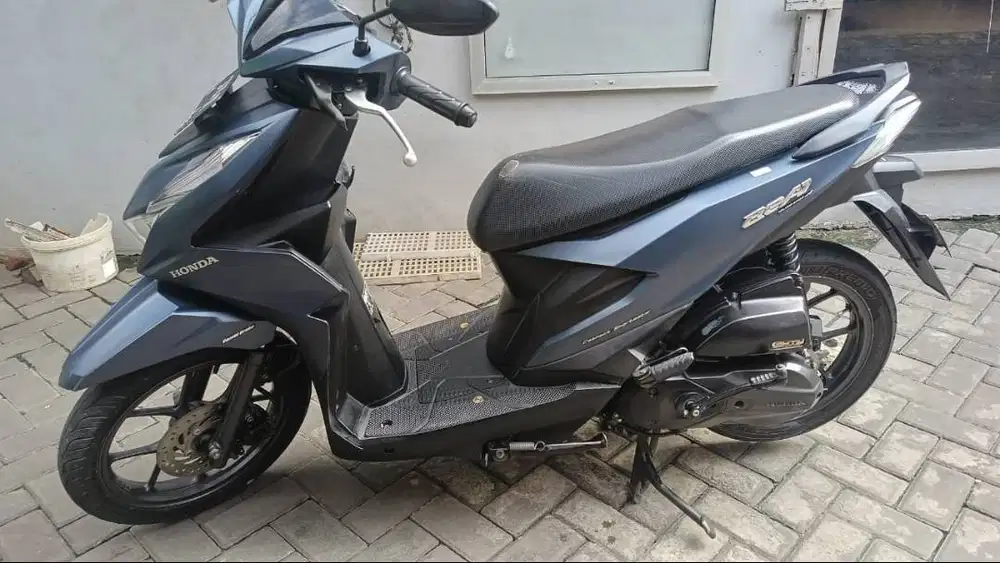 BEAT DELUXE 2021 HITAM SITIMEWA