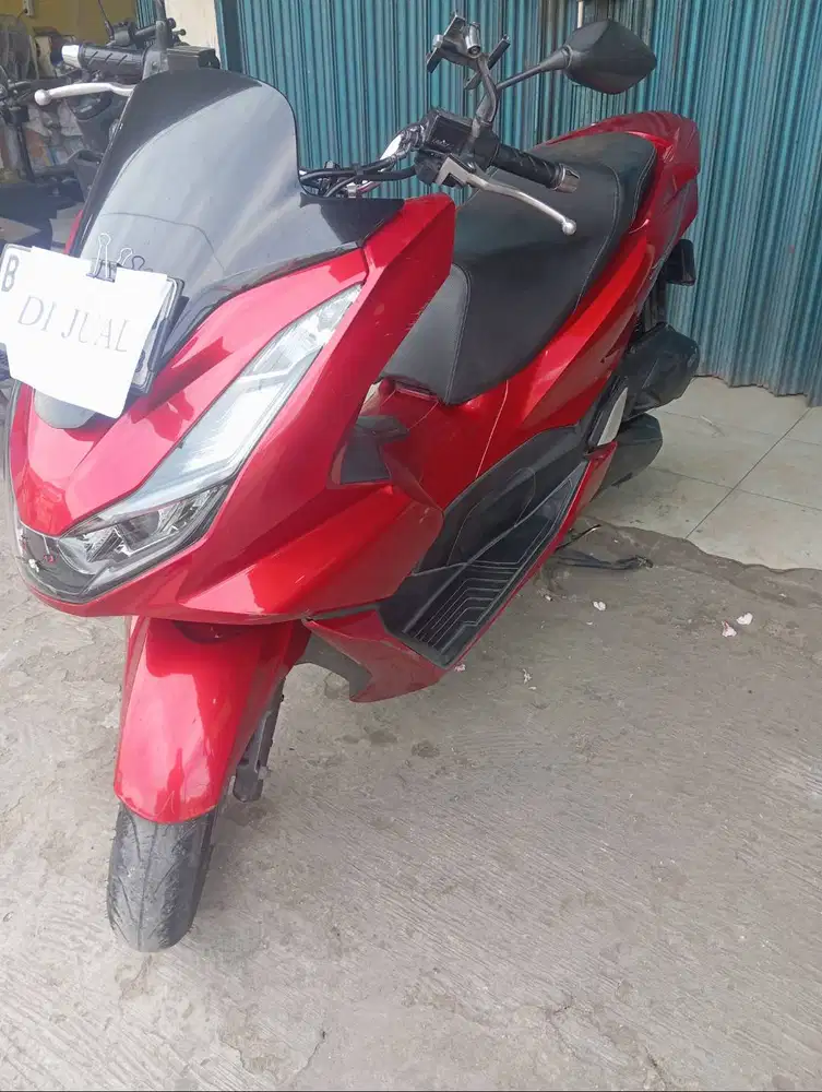 JUAL PCX CBS TAHUN 2023 MERAH GLOSSY